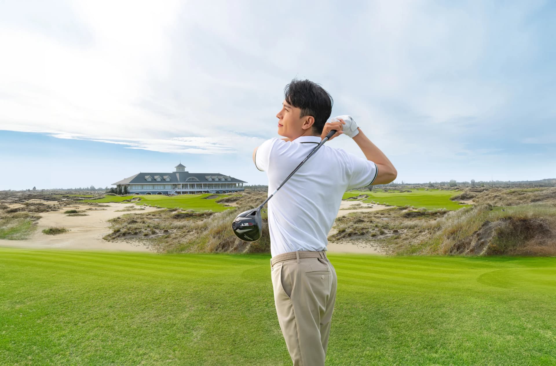 Golfer swinging at Hoiana Shores